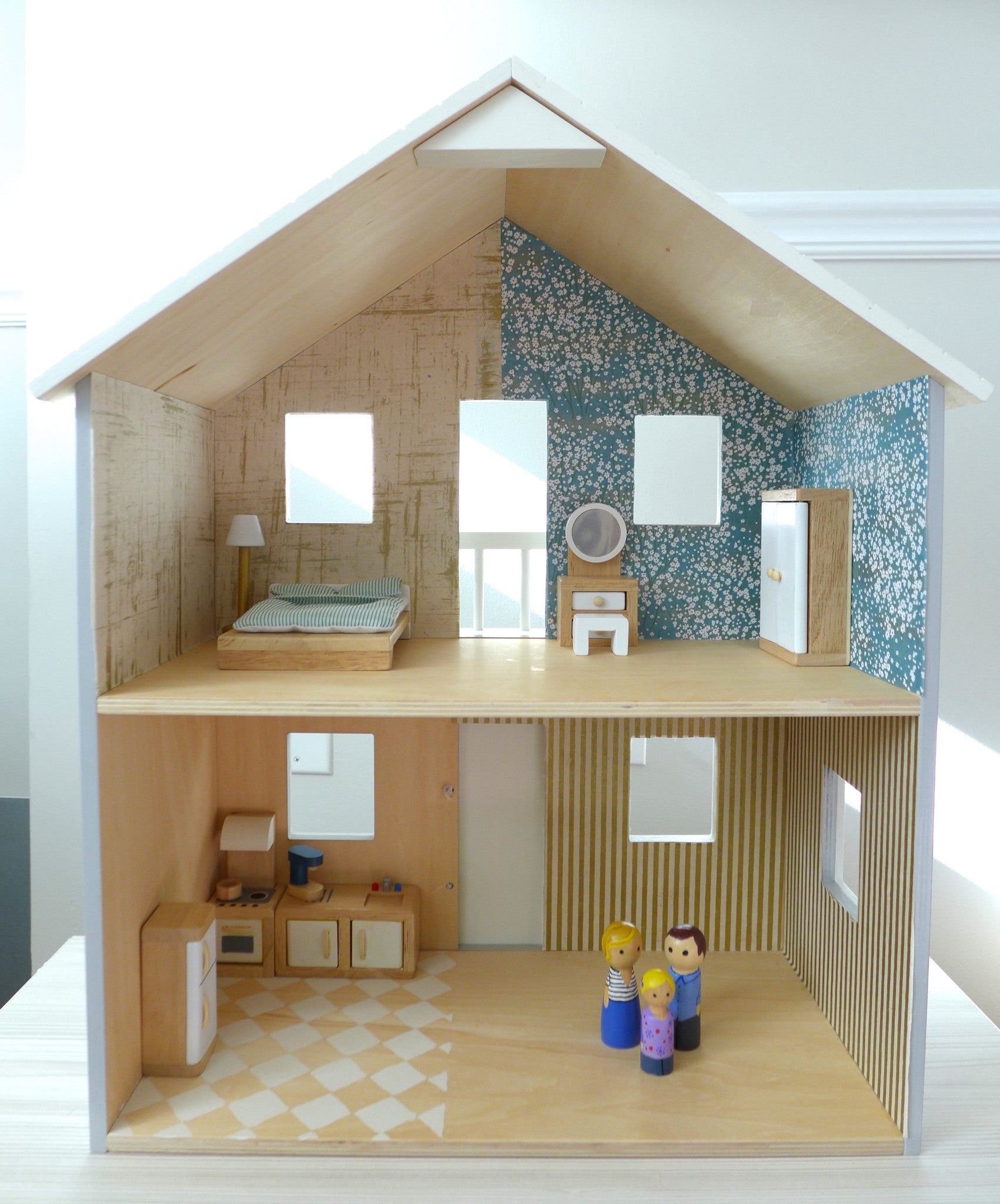 Personalized Dollhouse – Lucy Darling